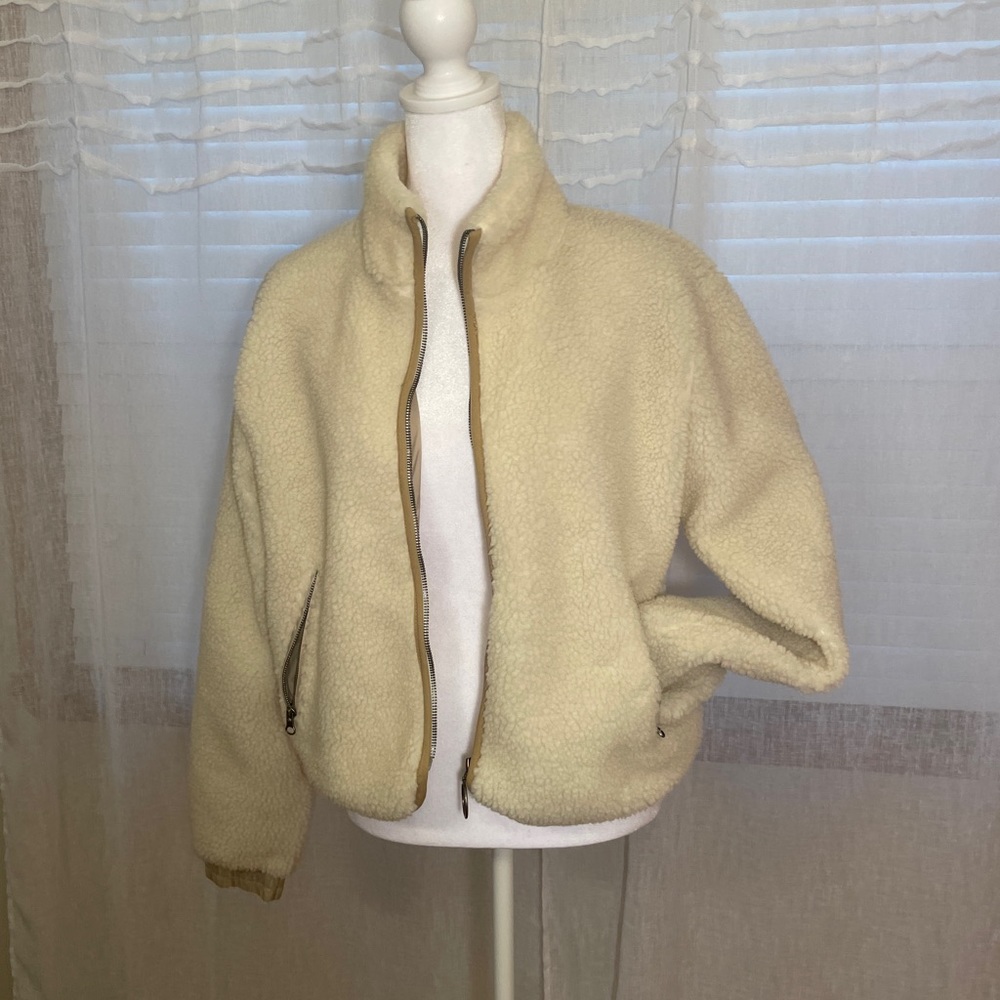URBAN OUTFITTERS - NWOT Wool Like Jacket with Front Zipper Closure, Size Small